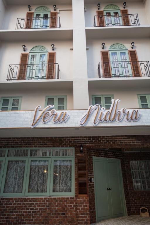 Vera Nidhra - Self Check-In After 6Pm Bangkok Exterior photo